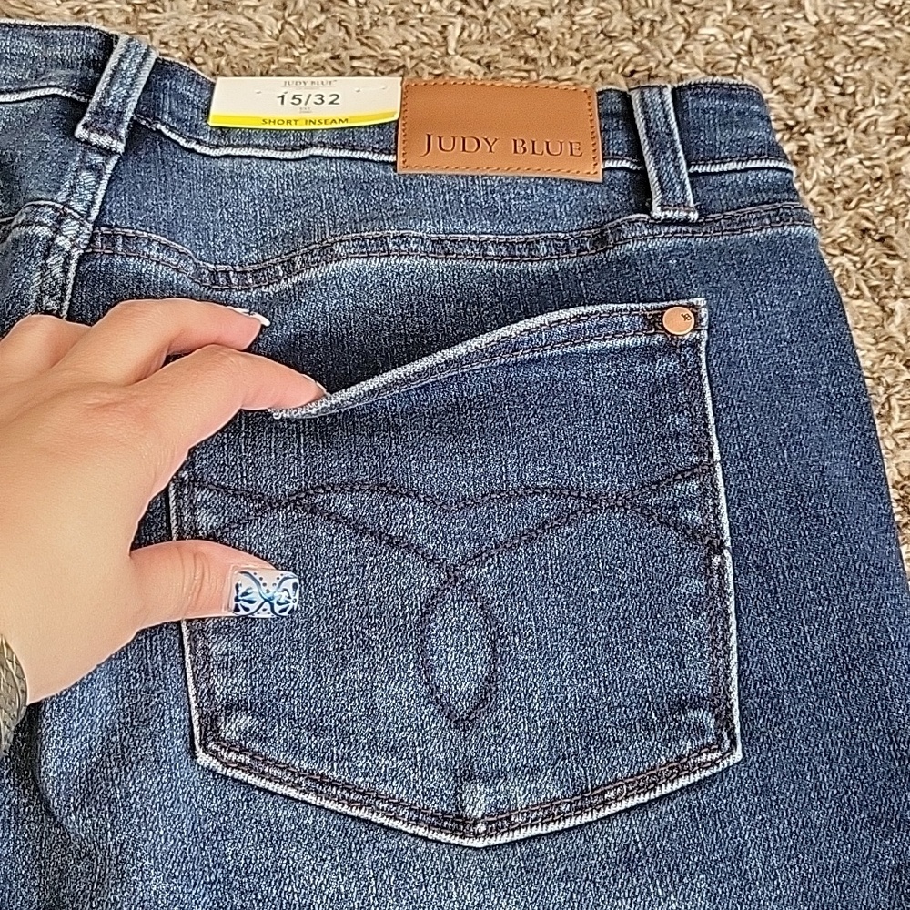 Judy Blue Jeans Whiskered Boot Cut Daisy Short Inseam 15 / 32 Dark Blue New - Picture 7 of 14